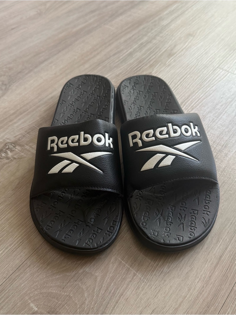 Reebok classic Slide Sandal Mens Size 8 Black Logo Slip On New